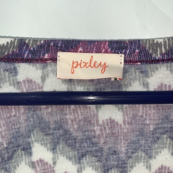 Pixley Purple gray white Pattern V-neck with 1/4 button 1/2 Sleeve blouse Size M - Picture 3 of 5